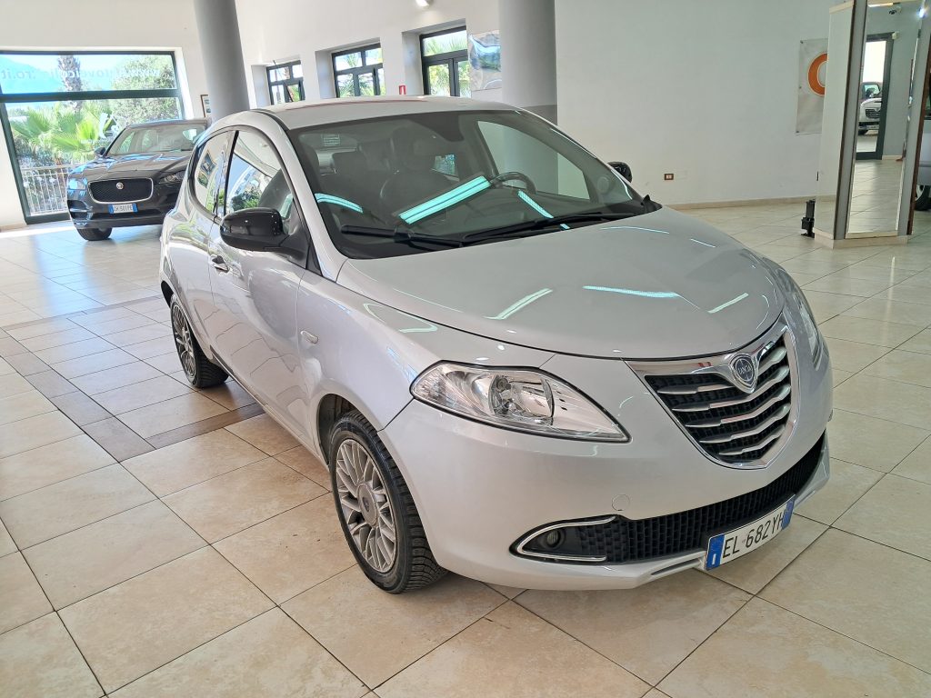 Lancia Ypsilon 1.2 Benz/Gpl