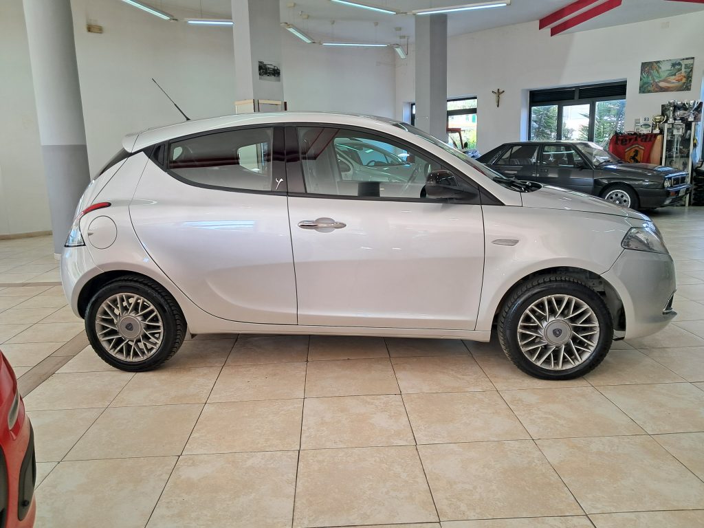 Lancia Ypsilon 1.2 Benz/Gpl