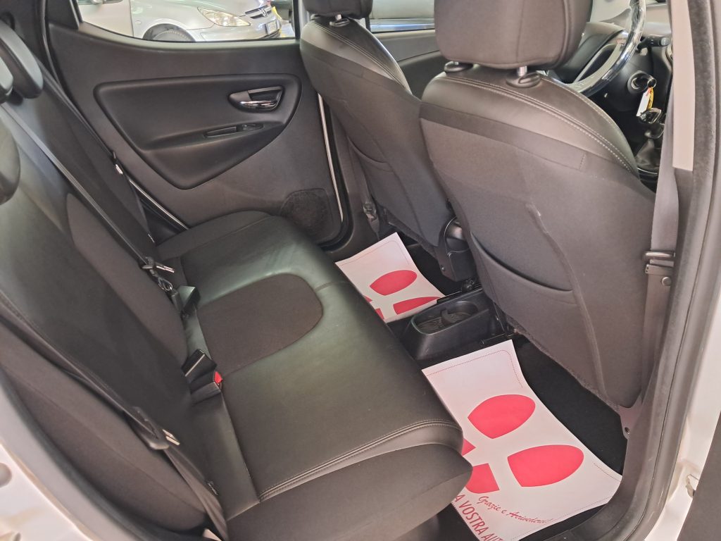 Lancia Ypsilon 1.2 Benz/Gpl