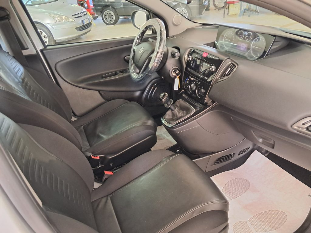 Lancia Ypsilon 1.2 Benz/Gpl