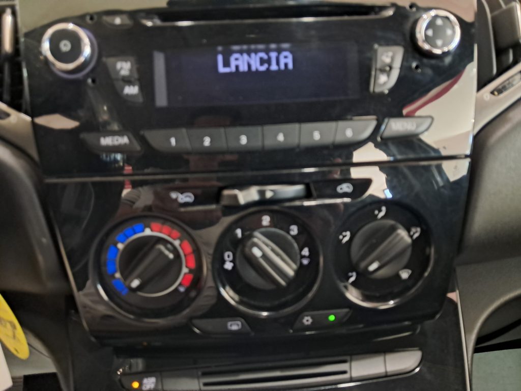 Lancia Ypsilon 1.2 Benz/Gpl