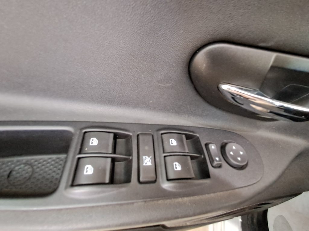 Lancia Ypsilon 1.2 Benz/Gpl