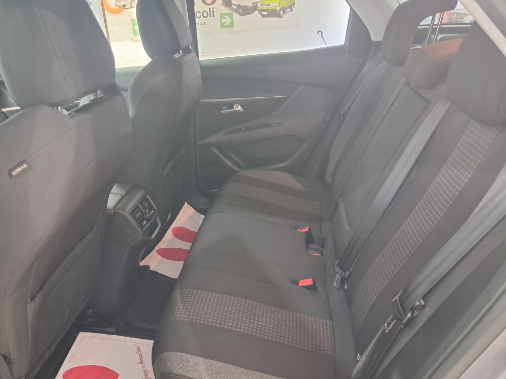 PEUGEOT 3008 1.5 HDI BUSINESS