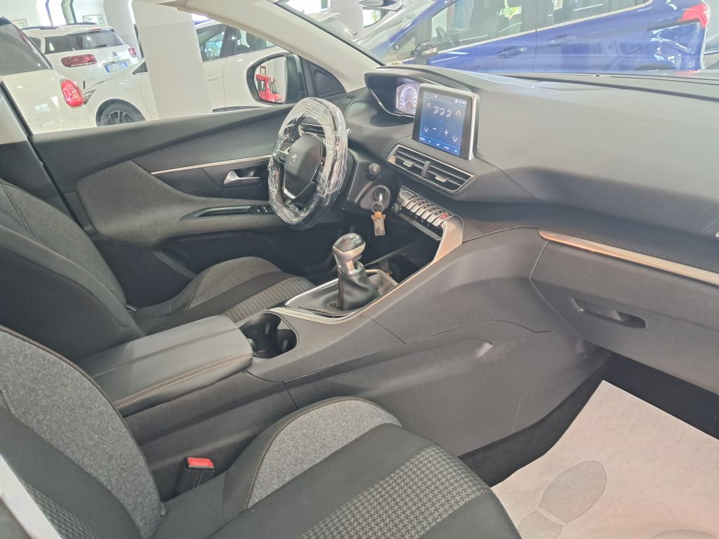 PEUGEOT 3008 1.5 HDI BUSINESS