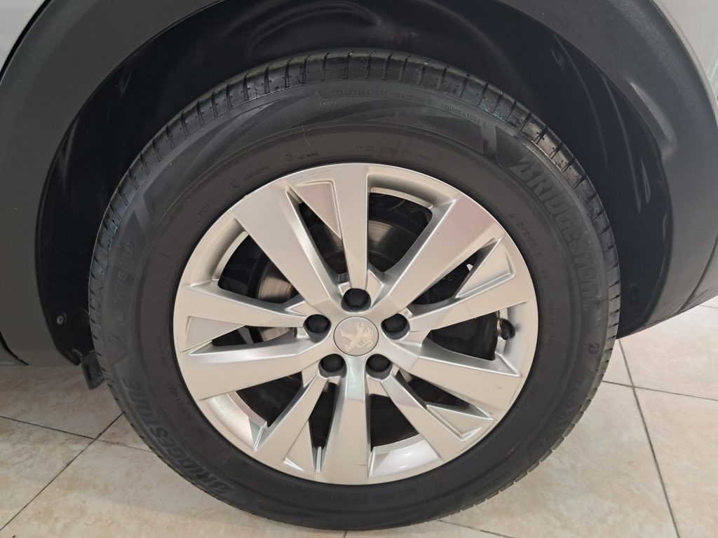PEUGEOT 3008 1.5 HDI BUSINESS