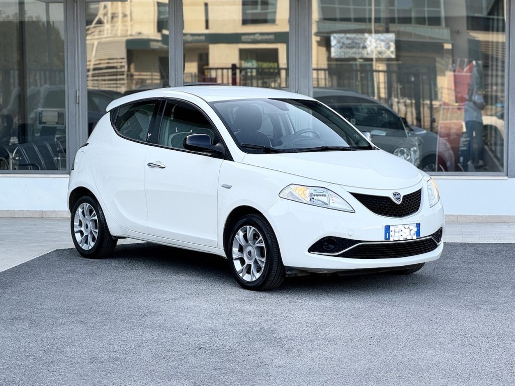 Lancia Ypsilon 1.2 5P Elefantino Blu - Neopatentati