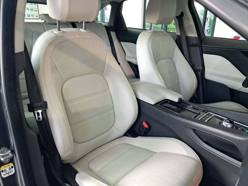 JAGUAR F-PACE PRESTIGE