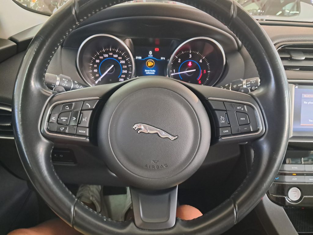 JAGUAR F-PACE PRESTIGE