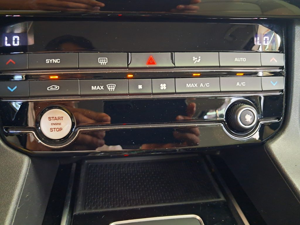 JAGUAR F-PACE PRESTIGE