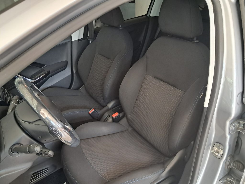 PEUGEOT 208  Stop&Start 5 porte Signature 1.2 BENZ. OK NEOPATENTATI