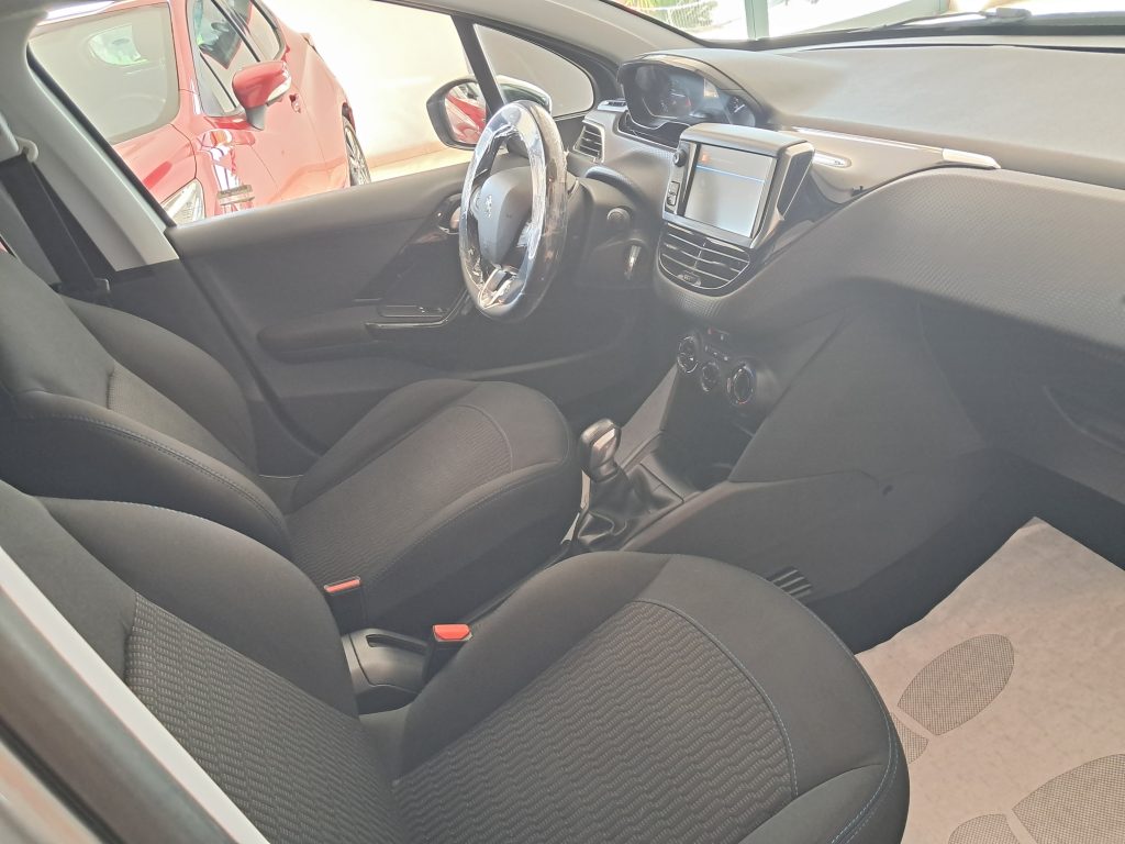 PEUGEOT 208  Stop&Start 5 porte Signature 1.2 BENZ. OK NEOPATENTATI