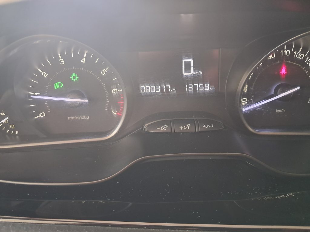 PEUGEOT 208  Stop&Start 5 porte Signature 1.2 BENZ. OK NEOPATENTATI