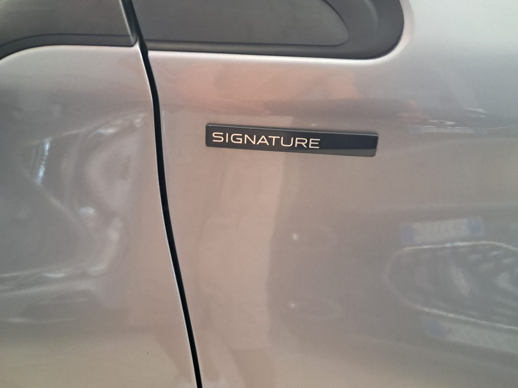 PEUGEOT 208  Stop&Start 5 porte Signature 1.2 BENZ. OK NEOPATENTATI