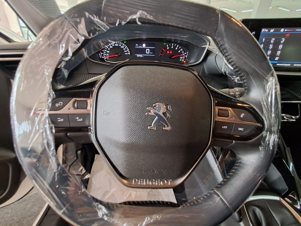 PEUGEOT 208 ALLURE 1.2 BENZ. OK NEOPATENTATI