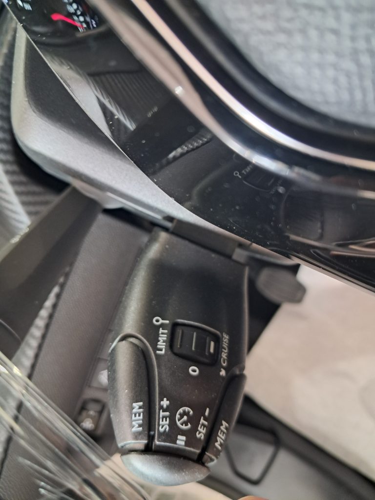 PEUGEOT 208 ALLURE 1.2 BENZ. OK NEOPATENTATI