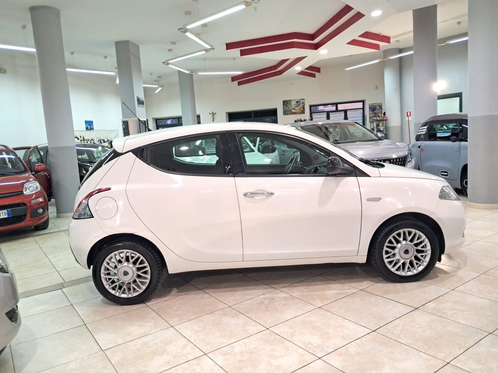 Lancia Ypsilon 1.2 5P Elefantino Blu - Neopatentati