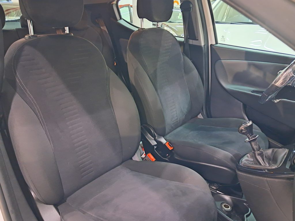 Lancia Ypsilon 1.2 5P Elefantino Blu - Neopatentati