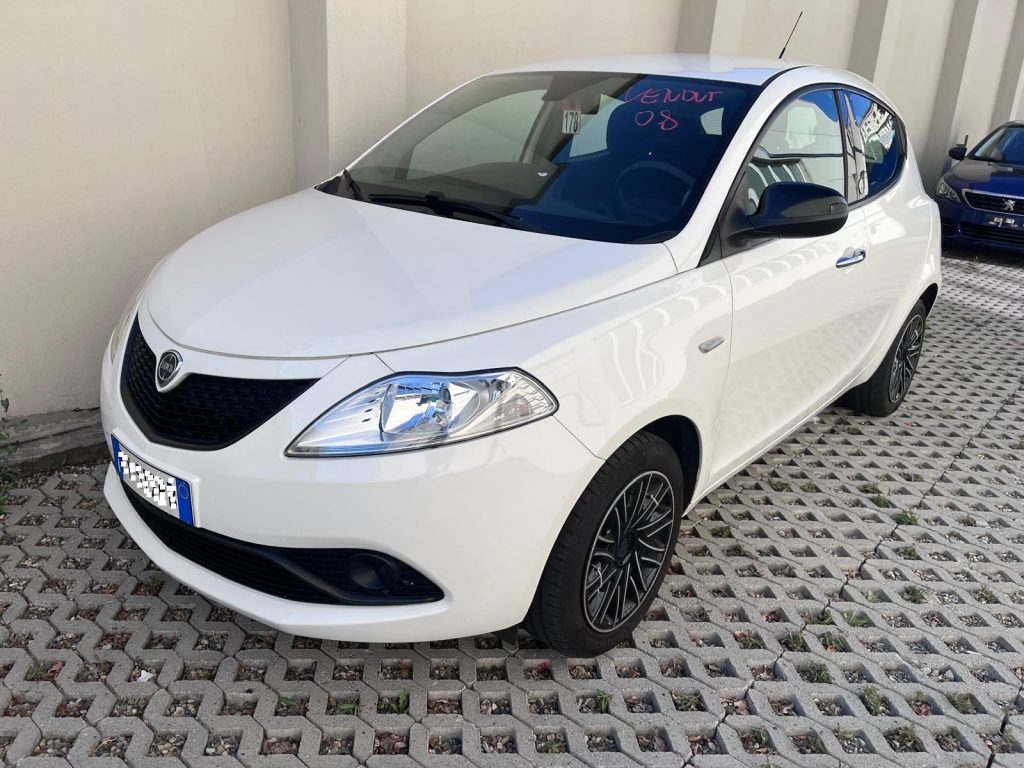 LANCIA YPSILON ECOCHIC 1.2 GPL CASA MADRE