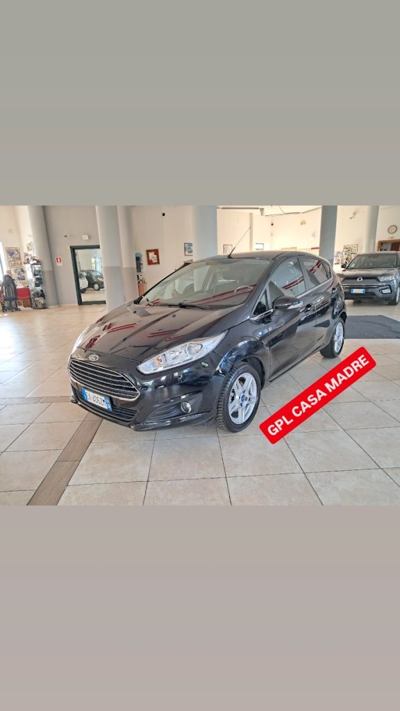 FORD FIESTA TITANIUM 1.4 GPL CASA MADRE(ADATTA NEOPATENTATI)
