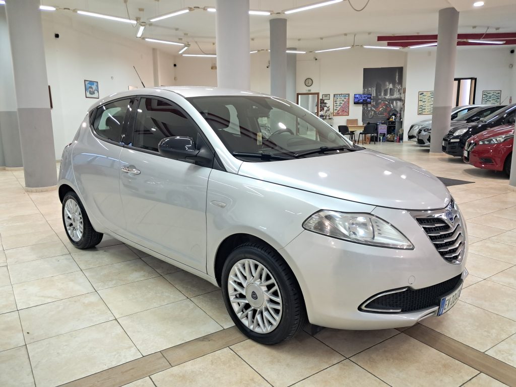 Lancia Ypsilon 1.2 Benz/Gpl