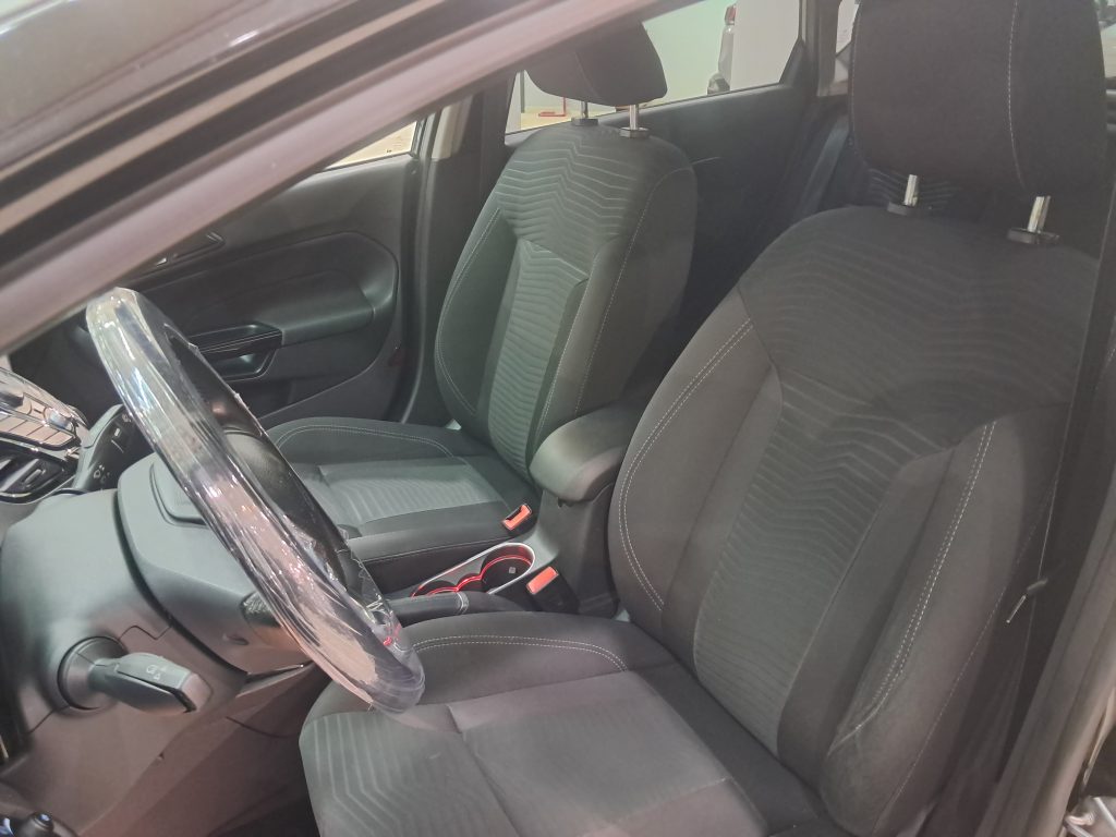 FORD FIESTA TITANIUM 1.4 GPL CASA MADRE(ADATTA NEOPATENTATI)