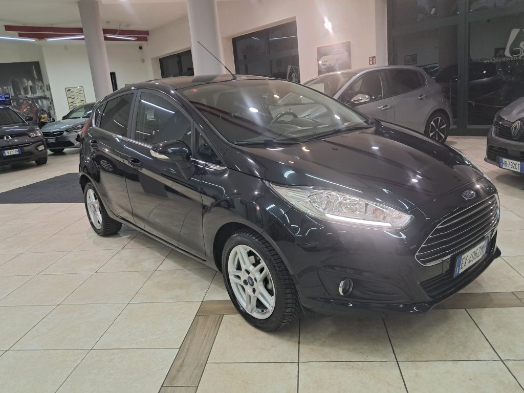 FORD FIESTA TITANIUM 1.4 GPL CASA MADRE(ADATTA NEOPATENTATI)