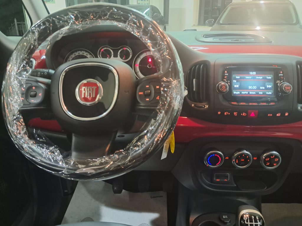 FIAT 500L LOUNGE 1.4 T-JET GPL(CASA MADRE) B-COLOR