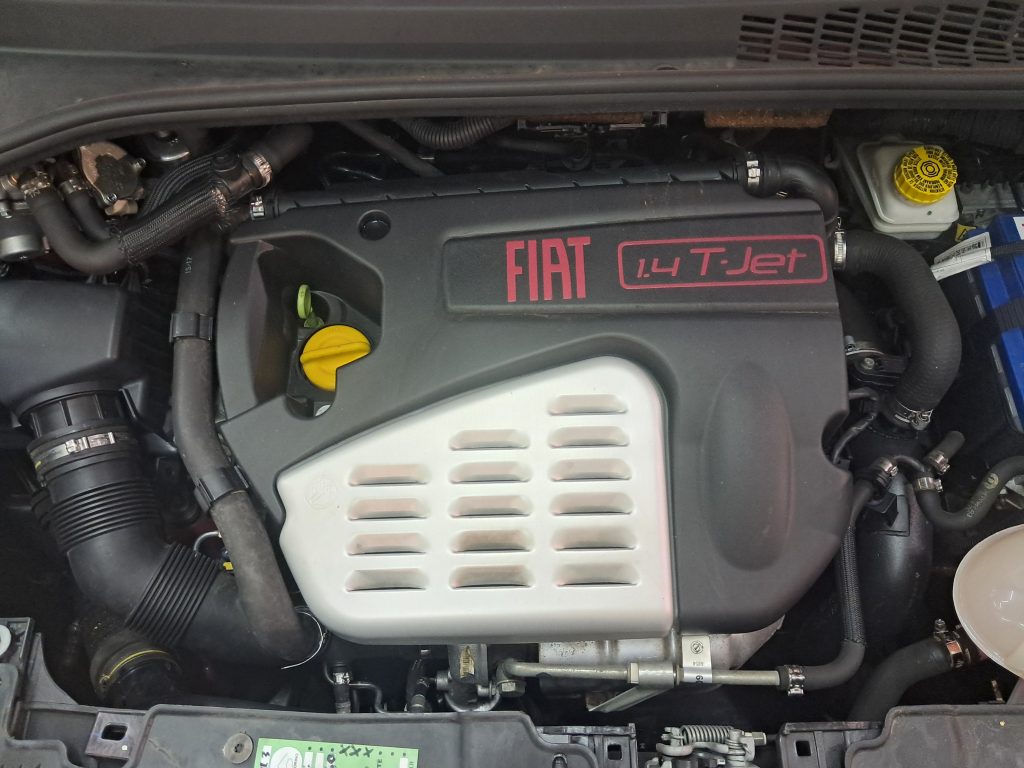 FIAT 500L LOUNGE 1.4 T-JET GPL(CASA MADRE) B-COLOR