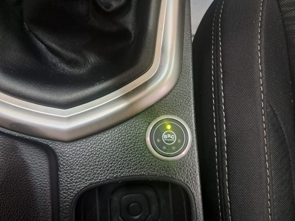 SSANGYONG TIVOLI DREAM 1.6 GPL(CASA MADRE)