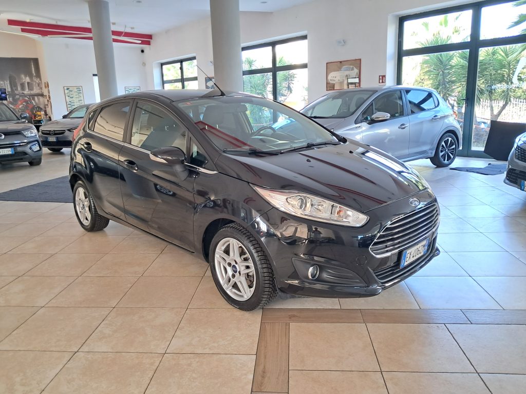 FORD FIESTA TITANIUM 1.4 GPL CASA MADRE(ADATTA NEOPATENTATI)