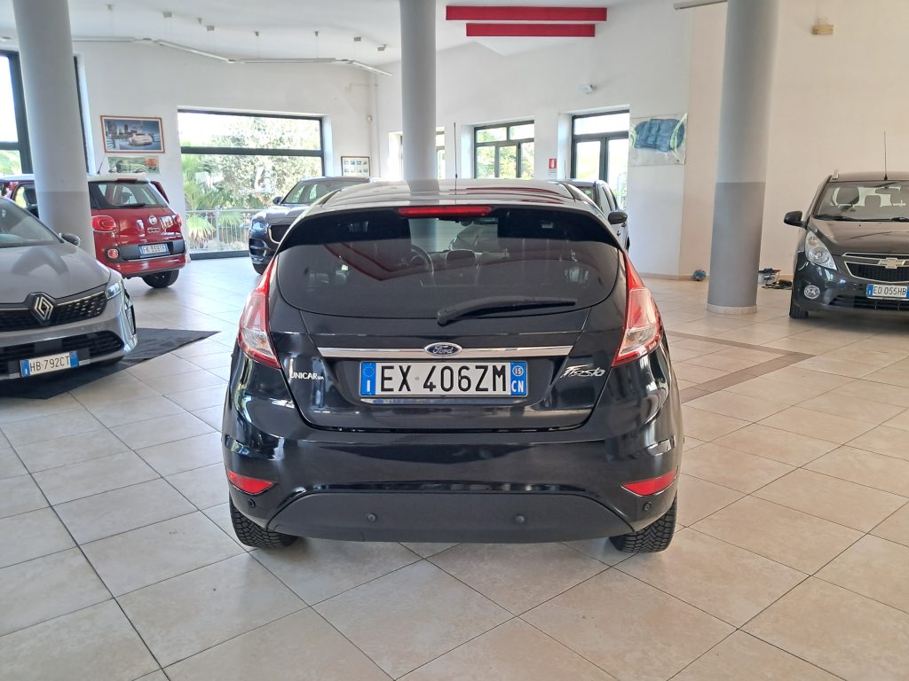 FORD FIESTA TITANIUM 1.4 GPL CASA MADRE(ADATTA NEOPATENTATI)