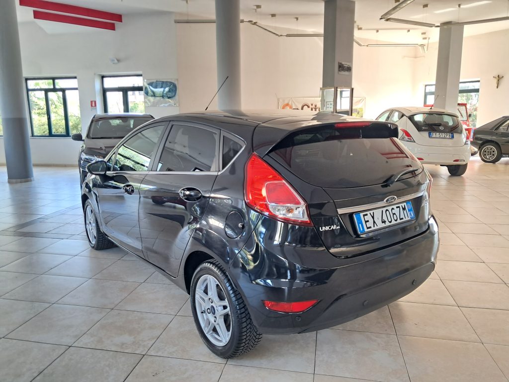 FORD FIESTA TITANIUM 1.4 GPL CASA MADRE(ADATTA NEOPATENTATI)