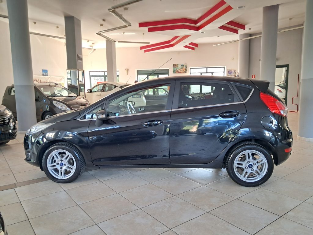 FORD FIESTA TITANIUM 1.4 GPL CASA MADRE(ADATTA NEOPATENTATI)