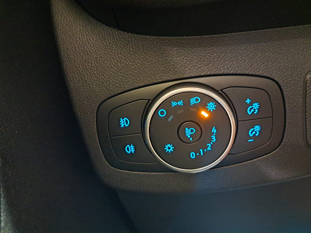 FORD PUMA MILD HYBRID TITANIUM