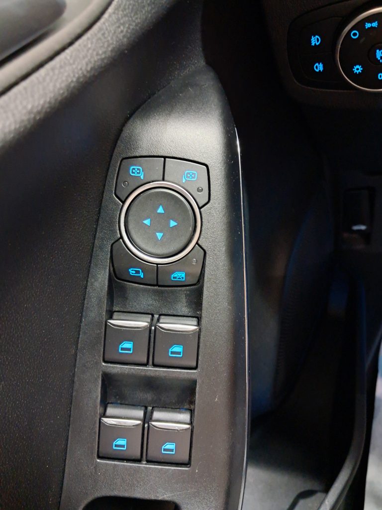 FORD PUMA MILD HYBRID TITANIUM
