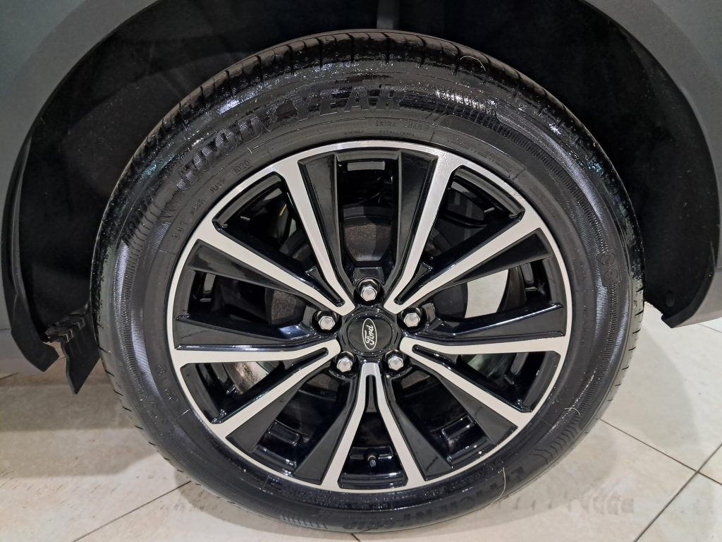FORD PUMA MILD HYBRID TITANIUM