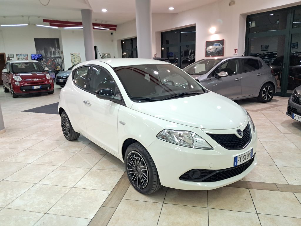 LANCIA YPSILON ECOCHIC 1.2 GPL CASA MADRE