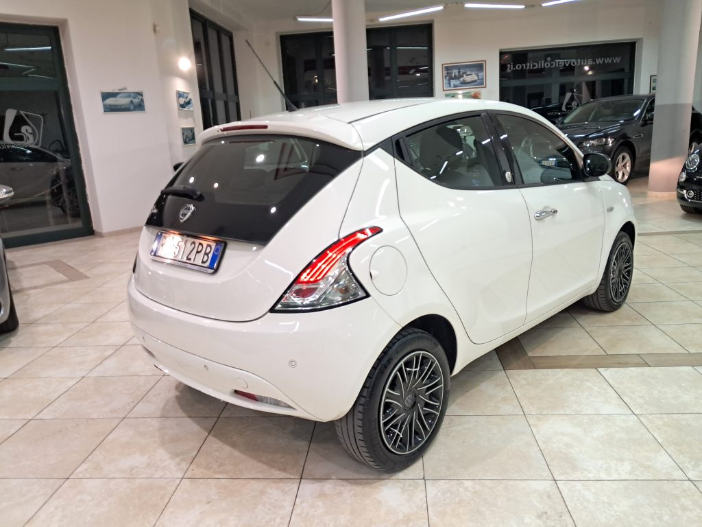 LANCIA YPSILON ECOCHIC 1.2 GPL CASA MADRE