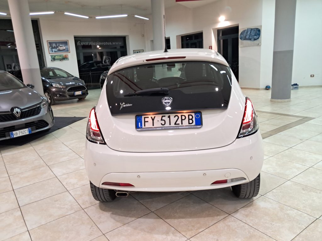 LANCIA YPSILON ECOCHIC 1.2 GPL CASA MADRE