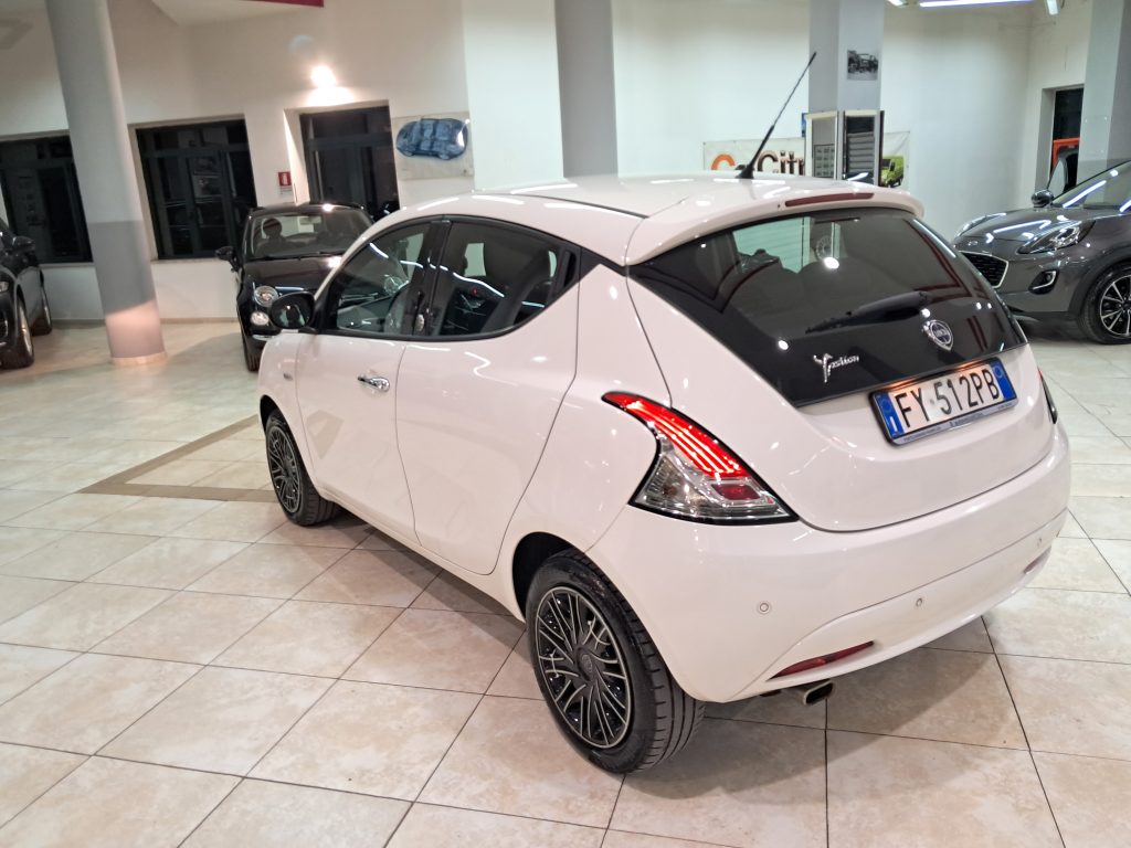 LANCIA YPSILON ECOCHIC 1.2 GPL CASA MADRE