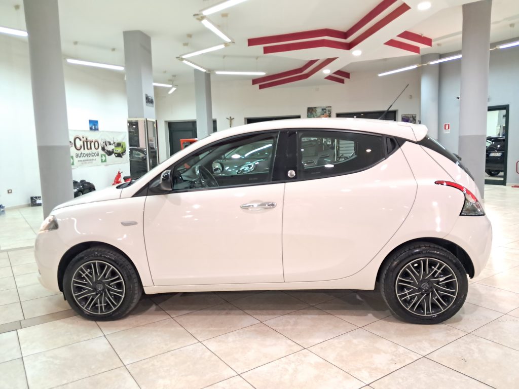 LANCIA YPSILON ECOCHIC 1.2 GPL CASA MADRE