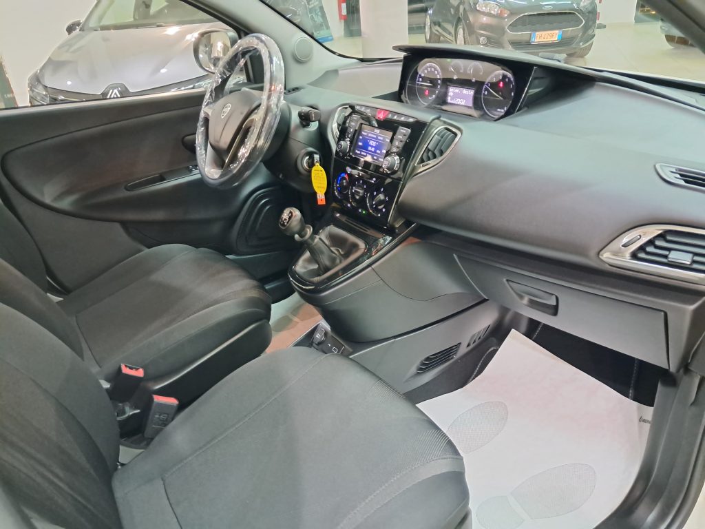 LANCIA YPSILON ECOCHIC 1.2 GPL CASA MADRE