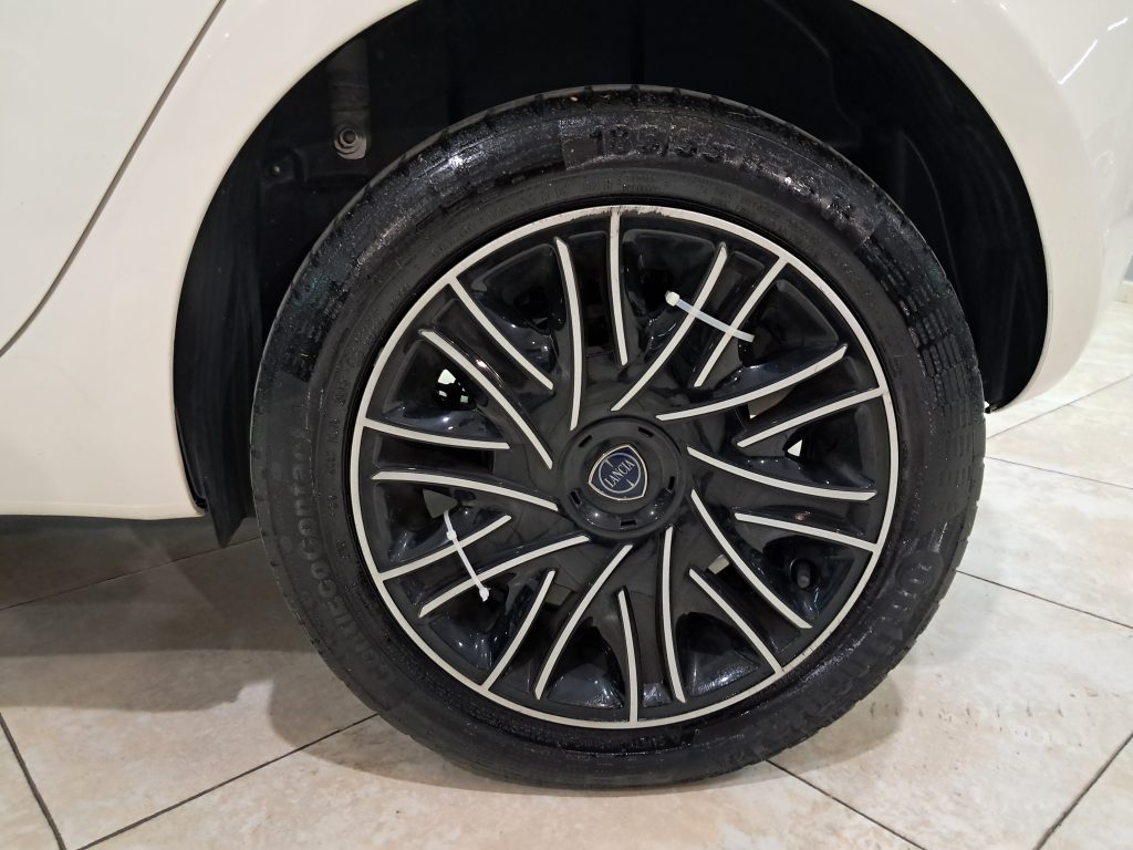 LANCIA YPSILON ECOCHIC 1.2 GPL CASA MADRE