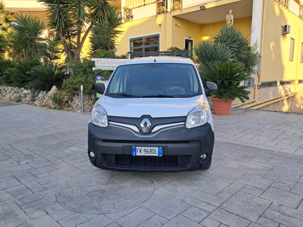 RENAULT KANGO MAXI 1.5 DCI 3 POSTI IN CABINA(NEOPATENTATI)