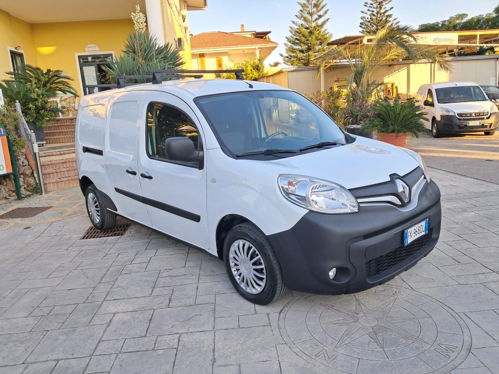 RENAULT KANGO MAXI 1.5 DCI 3 POSTI IN CABINA(NEOPATENTATI)