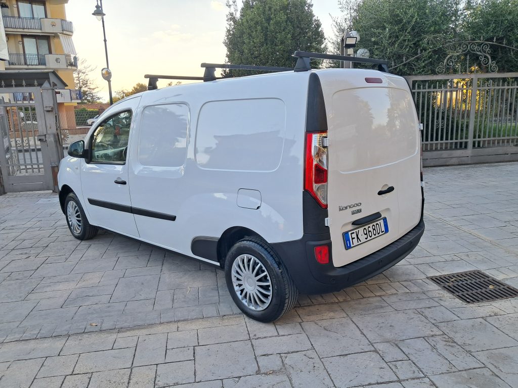 RENAULT KANGO MAXI 1.5 DCI 3 POSTI IN CABINA(NEOPATENTATI)