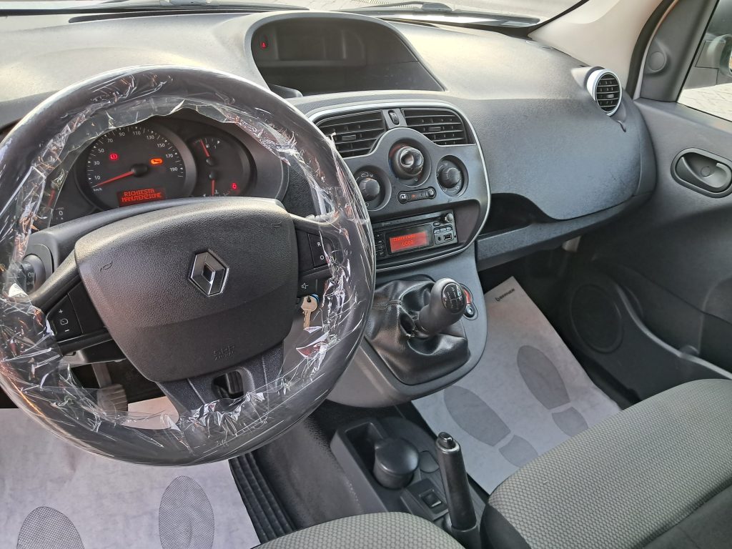 RENAULT KANGO MAXI 1.5 DCI 3 POSTI IN CABINA(NEOPATENTATI)