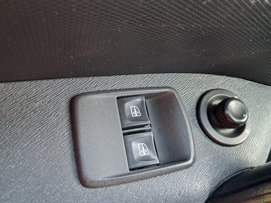 RENAULT KANGO MAXI 1.5 DCI 3 POSTI IN CABINA(NEOPATENTATI)