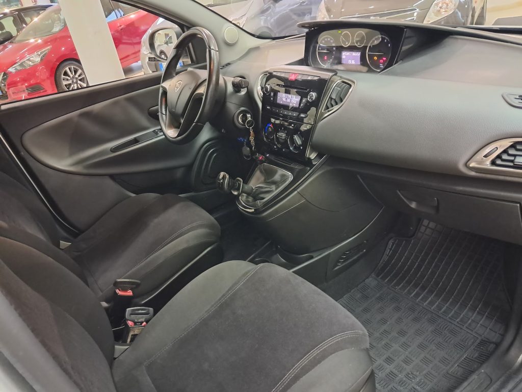 Lancia Ypsilon 1.2 Benz/Gpl